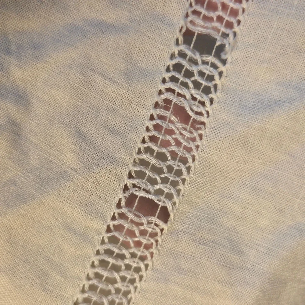 Off‎ White Linen Hand Embroidered Crochet Lace Bedspread Victorian Clover Vtg